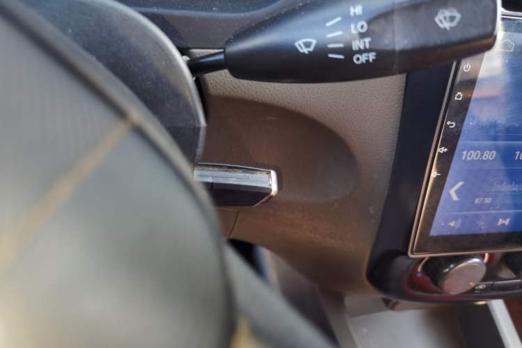 Used Wuling Rongguang V 2015 1.5L Practical Version Vehicle Key