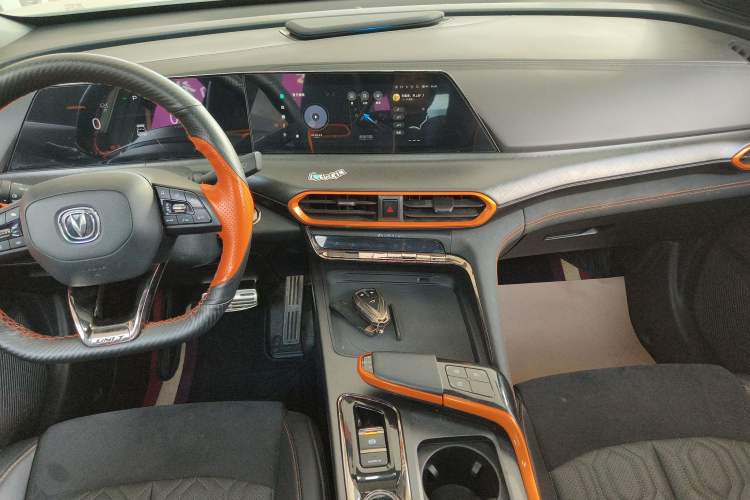 Used CHANGAN UNI-T 2022 1.5T Sport Edition Premium Version Audio And AC Panel