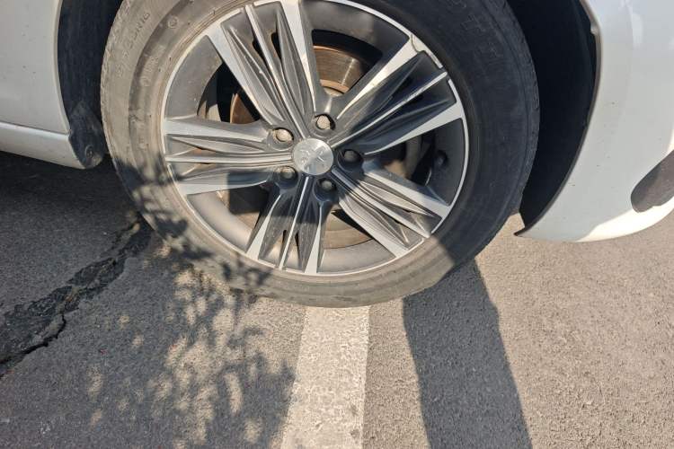 Used Peugeot 308 2016 1.6L Automatic Fashion Edition Right Front Wheel Hub