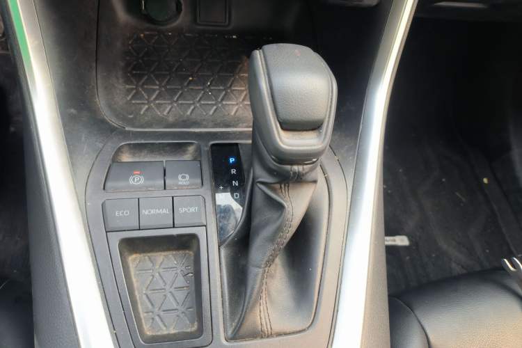 Used Toyota RAV4 2021 2.0L CVT Two-Wheel Drive Urban Edition
