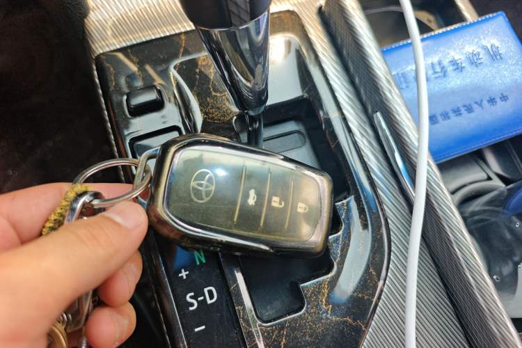 Used Toyota Camry 2015 Junrui 2.5S Activa Navigation Edition Vehicle Key