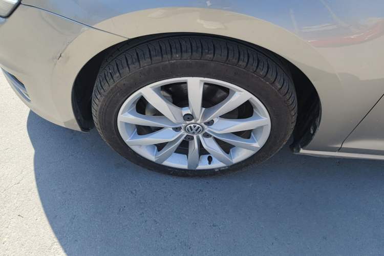 Used Volkswagen Golf 2015 1.4TSI Automatic Flagship Model Left Front Wheel Hub