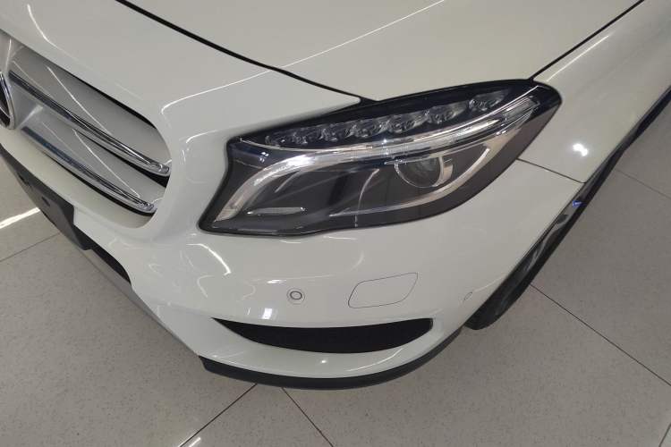 Used Mercedes-Benz GLA 2015 GLA 260 4MATIC Left Front Headlight