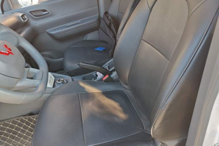 Used Wuling Hongguang New Energy 2025 Extended-Range Hybrid 50 km Standard Version