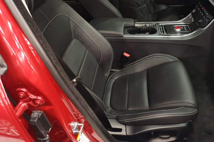 Used Jaguar XE 2017 2.0T 200 PS R-Sport
