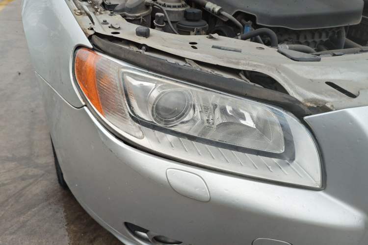 Used Volvo S80L 2012 2.0T T5 Luxury Edition Right Front Headlight