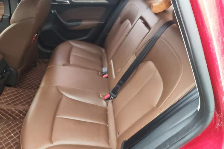 Used Roewe i6 2017 20T Automatic Internet ZhiZun Edition
