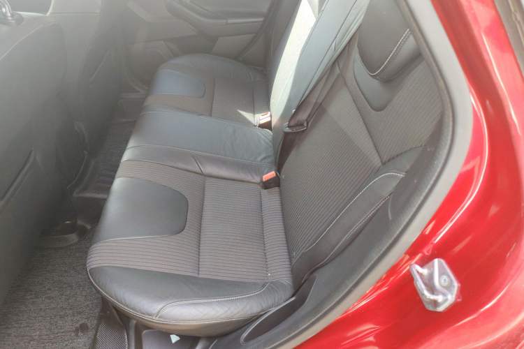 Used Ford Focus 2012 Hatchback 1.6L Manual Fashion Edition
