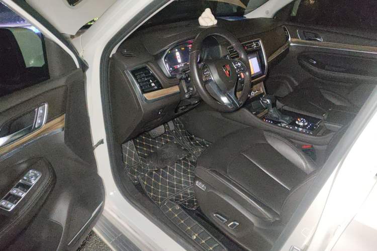 Used Roewe RX8 2019 30T Smart Connectivity All-Wheel Drive Supreme Edition
