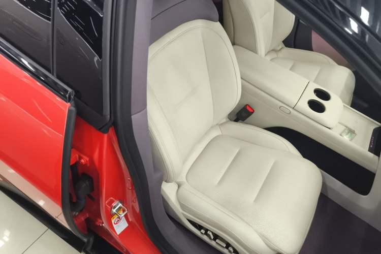 Used Avatr 06 2025 Pro Range-Extended Edition Right Front Seat