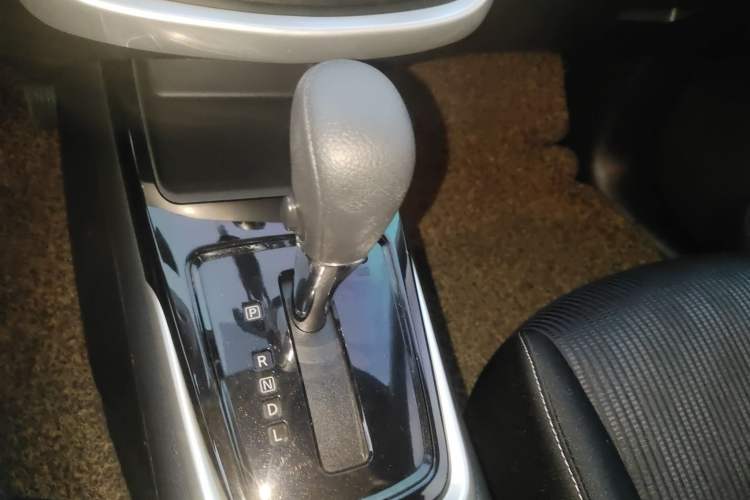 Used Nissan Tiida 2016 1.6L CVT Cool Dynamic Edition