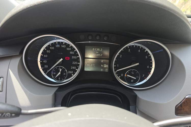 Used Mercedes-Benz R-Class 2011 R 350 L 4MATIC Instrument Cluster