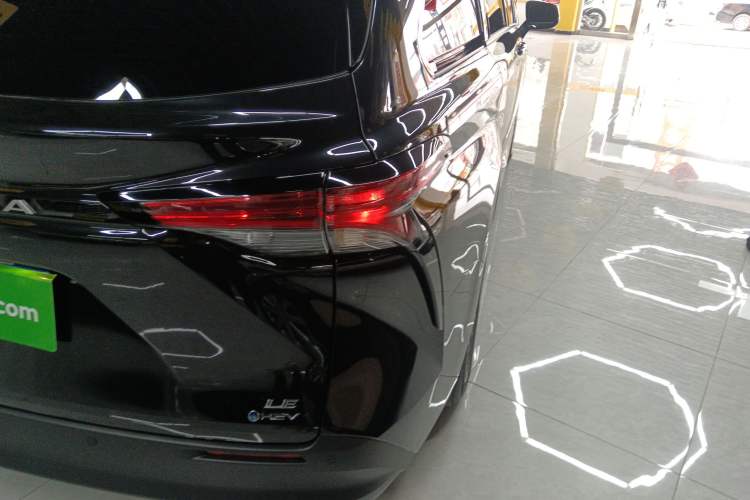 Used Toyota Sienna 2026 Model 2.5L Dual-Engine Two-Wheel-Drive Comfort Edition