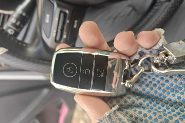 Used Kia K5 2015 2.0L Automatic LUX Vehicle Key