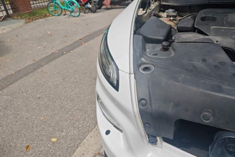 Used Jeep Cherokee 2014 2.4L Luxury Edition Right Front Headlight