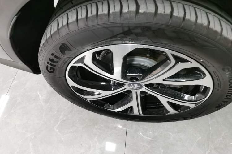 Used BYD Tang New Energy 2025 Intelligent Driving Version DM-i 115KM Flagship Edition Exterior 5