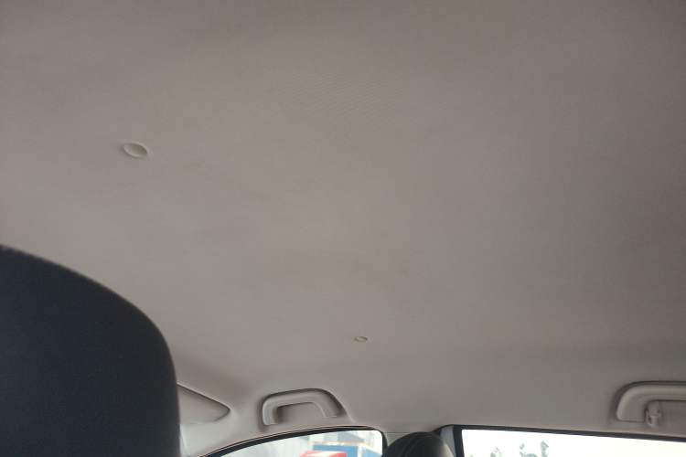 Used Geely Auto Vision X3 2019 Upgraded Model 1.5L Manual Elite Version Headliner