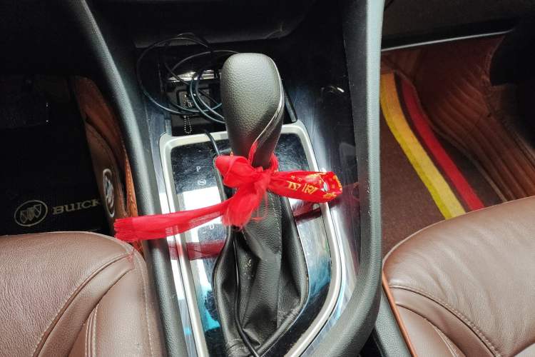 Used Buick GL6 2018 18T 6-Seater Prestige Model Gear Lever