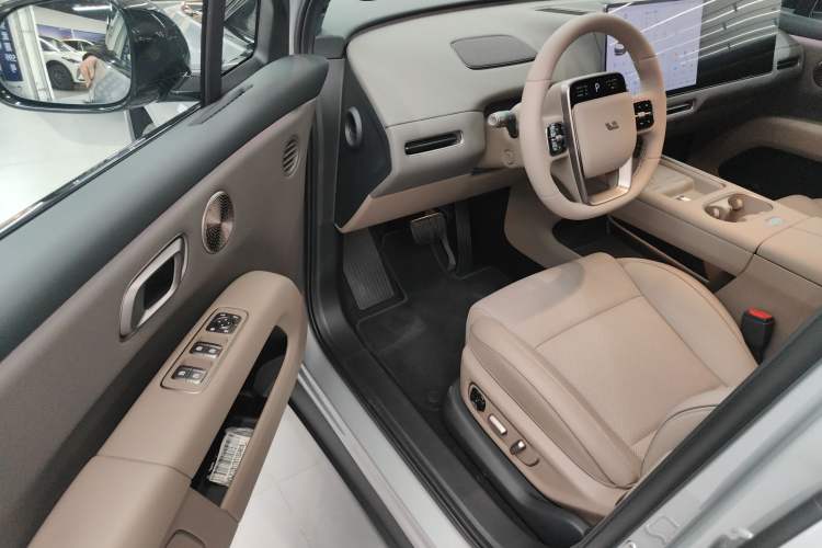 Used Li Auto Li Auto i6 2025 Model Four-Wheel-Drive Standard Type