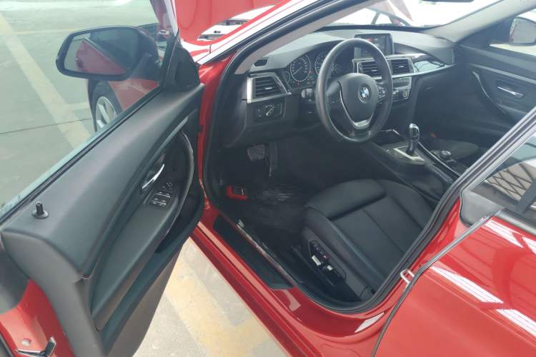 Used BMW 3 Series GT 2018 320i Sport Edition
