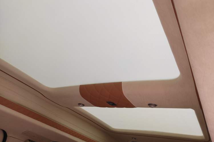 Used Mercedes-Benz V-Class 
