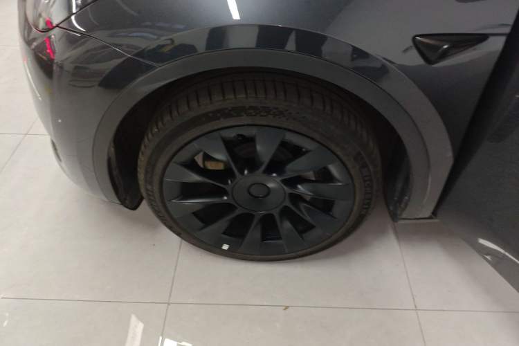 Used Tesla Model Y 2024 Rear-Wheel-Drive Version Exterior 4