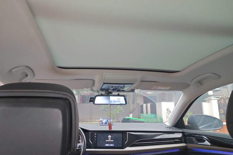 Used Volkswagen Passat 2020 330TSI Luxury Edition China VI