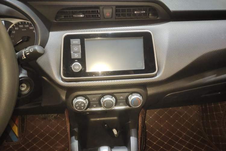 Used Nissan Kicks 2020 1.5L XL CVT Cool Enjoyment Edition Audio And AC Panel