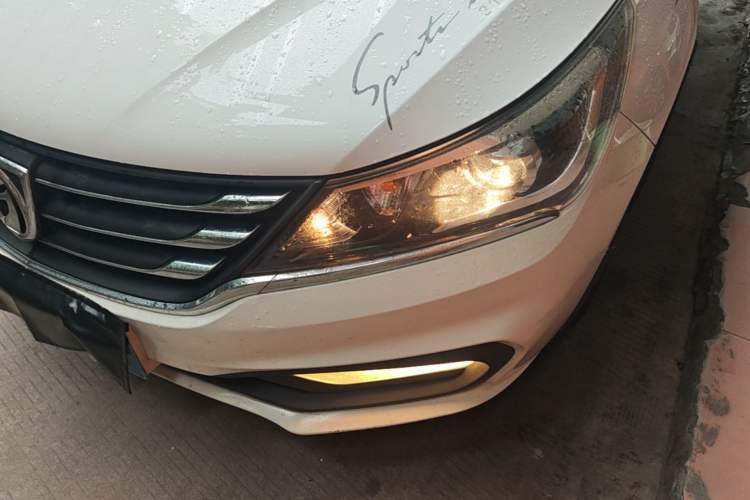 Used Baojun 310W 2017 1.5L Manual Fashion Model China V
