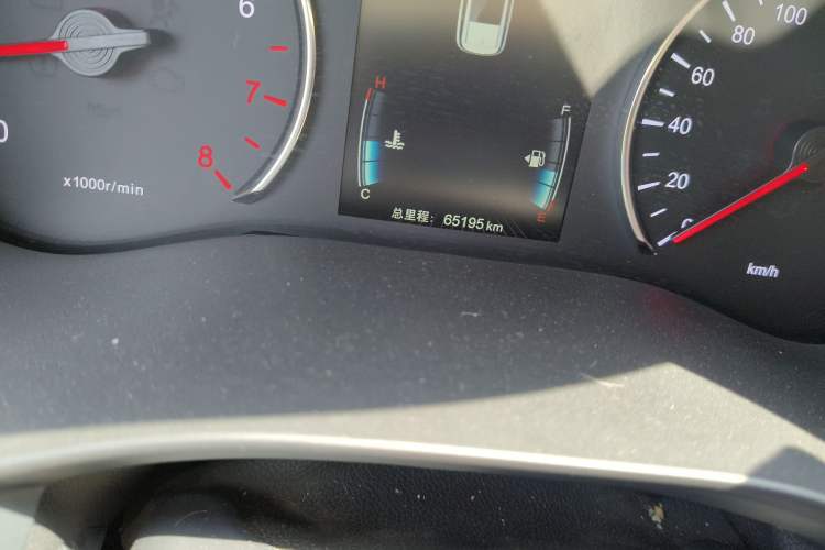 Used BYD Song MAX 2017 1.5T Automatic Smart Connect Prestige 7-Seater Odometer Close Up