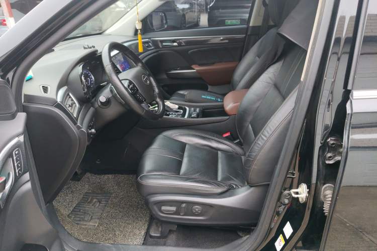 Used GAC Trumpchi GS7 2017 320T Two-Wheel-Drive Luxury Smart Connectivity Model Left Front Seat