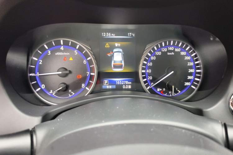 Used Infiniti Q50L 2016 2.0T Enjoyment Edition Odometer Close Up