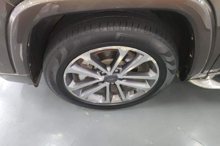 Used Jeep Grand Commander 2018 2.0T Four-Wheel Drive Smart Enjoyment Version China V Emission Standard Exterior 4