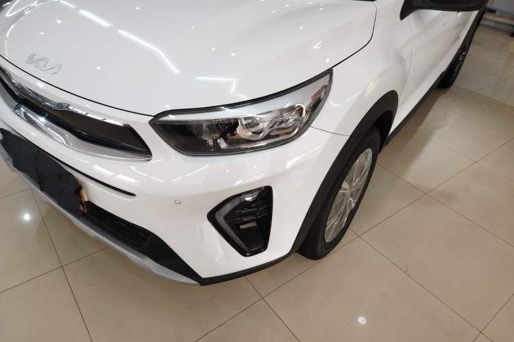 Used Kia kx1 Stonic 2021 1.4L CVT Sunroof Model
