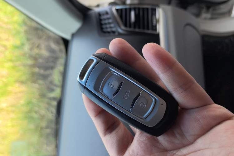 Used Geely Auto Emgrand 2014 Sedan 1.5L Manual Fashion Edition Vehicle Key