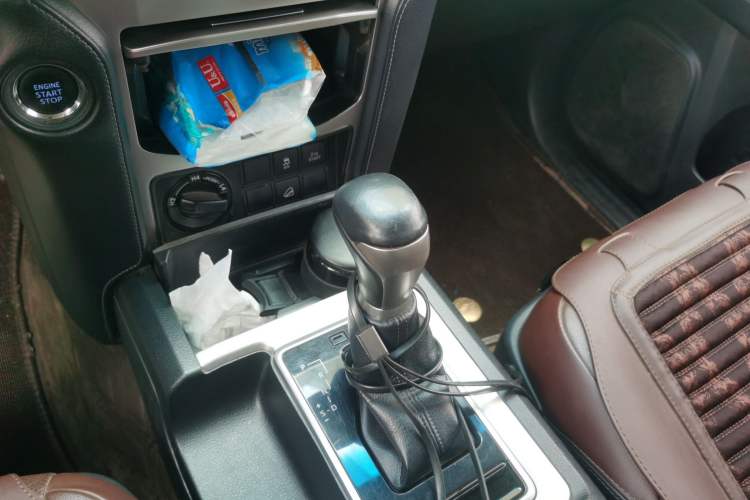 Used Toyota Prado 2019 3.5L Automatic TX-L Deluxe Edition with Rear-Mounted Spare Tire Gear Lever