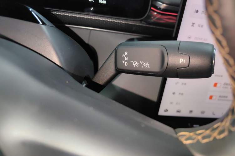 Used Zeekr 7X 2025 100 kWh Long-Range Rear-Wheel Drive with Intelligent Driving Features