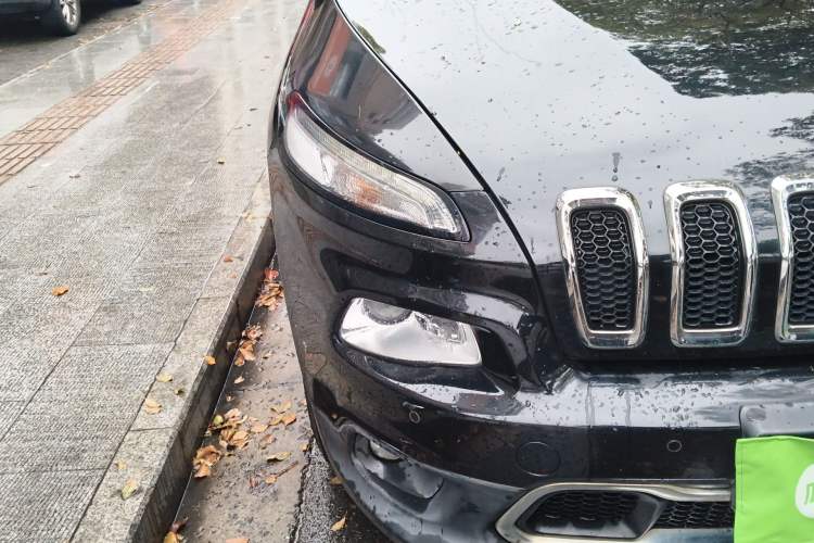 Used Jeep Cherokee 2016 2.4L Professional Edition Right Front Headlight