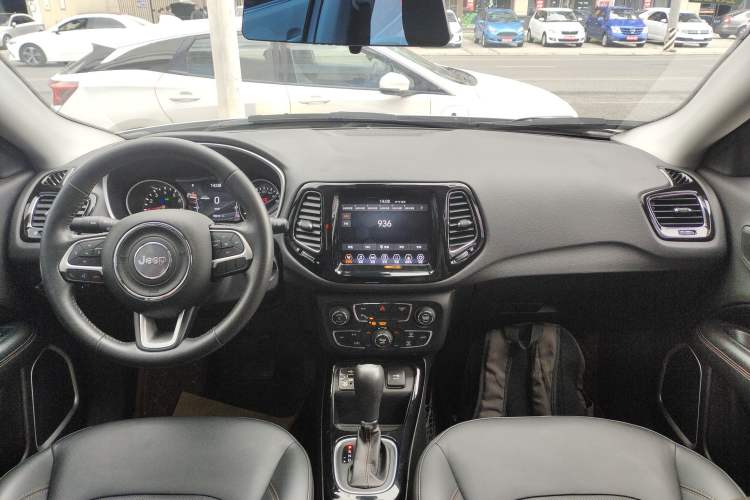 Used Jeep Compass 2019 220T Automatic Family Edition
