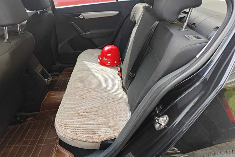 Used Volkswagen Lavida 2013 Revised Classic 1.6L Manual Fashion Edition Left Rear Seat