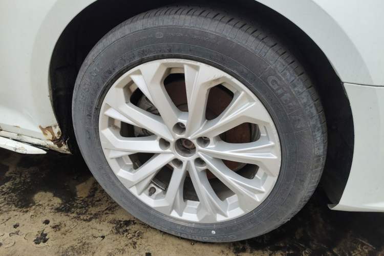 Used Audi A4L 2017 Plus 40 TFSI Ambition Model Right Front Wheel Hub