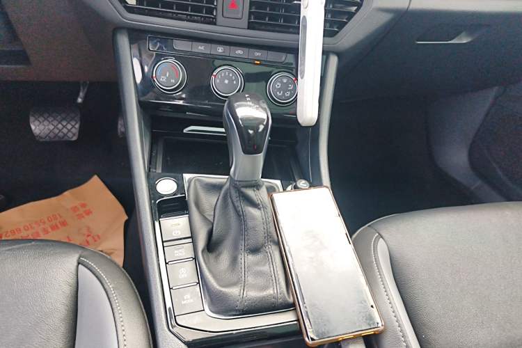 Used Volkswagen Sagitar 2020 280TSI DSG Comfort Version China VI Standard Gear Lever