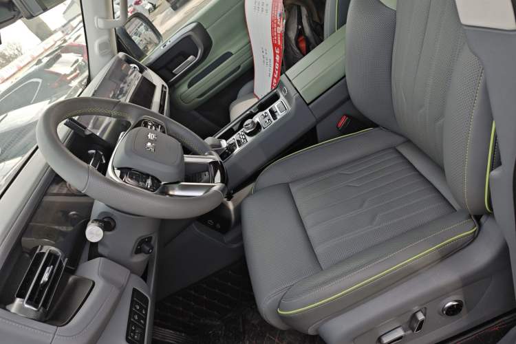 Used BAIC Off-Road BJ40 2024 2.0T All-New Ring of the Taklamakan Champion Edition
