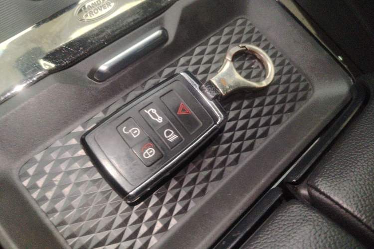 Used Land Rover Range Evoque 2020 249 PS R-DYNAMIC SE Sport Technology Edition Vehicle Key