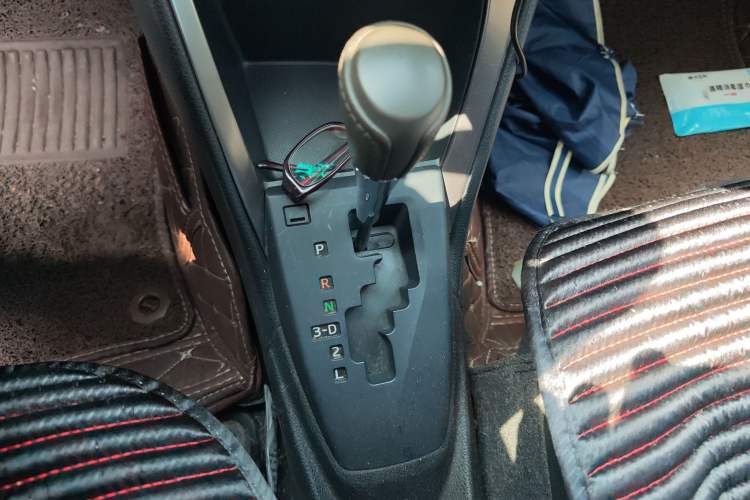 Used Toyota YARiS L Zhi Xuan 2015 1.5E Automatic Charm Edition