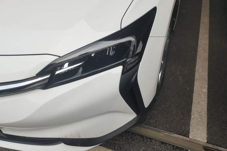 Used Buick Velite 6 2023 430km Range Commuter Version