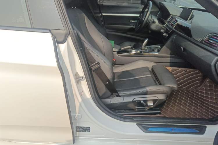 Used BMW 3 Series GT 2020 320i M Sport Package Right Front Seat