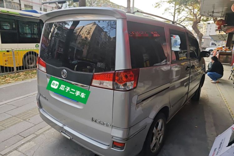 Used Dongfeng Shuaike 2013 Revised Version 1.5L Manual Comfort Trim 7 Seats China IV Standard
