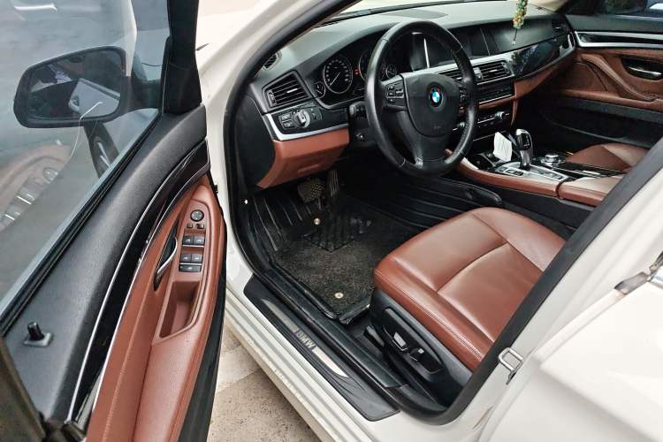 Used BMW 5 Series 2014 520i Elegant Edition