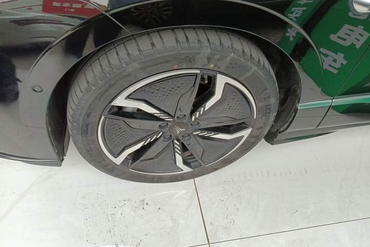 Used VOYAH PASSION 2023 Four-Wheel Drive Long-Range Version Exterior 4